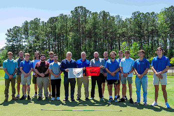 HGTC students, faculty, and graduates of the Golf and Sports Turf Management program.