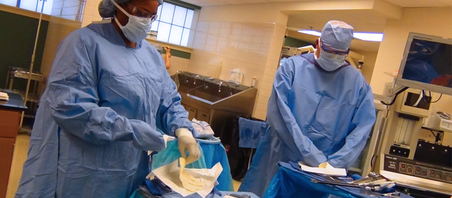 surgical technicians prepare for surgery